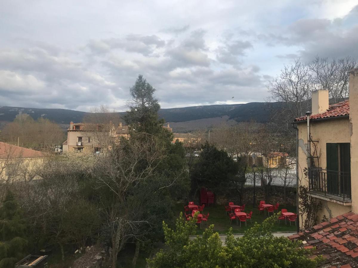 Готель La Pepi House Arcones Екстер'єр фото